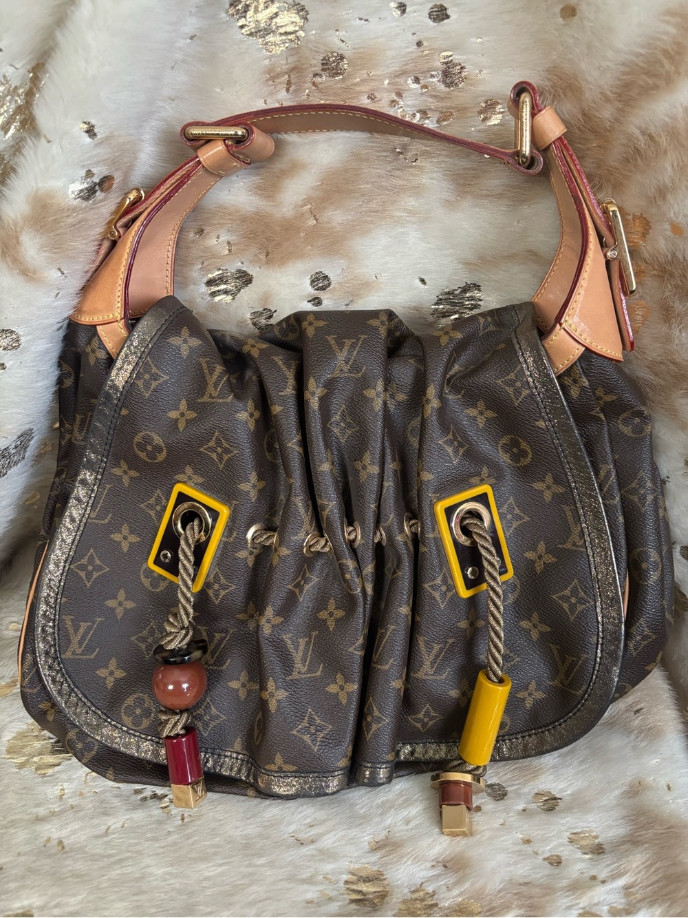 Louis Vuitton Monogram GM Kalahari barely worn